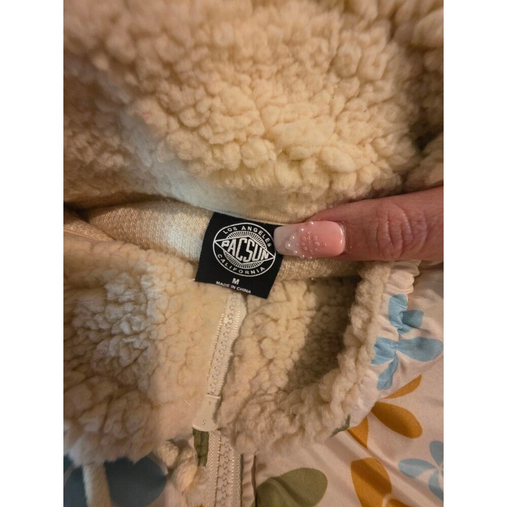 Pacsun Women's Floral Patterned Sherpa Jacket - Picture 2 of 5